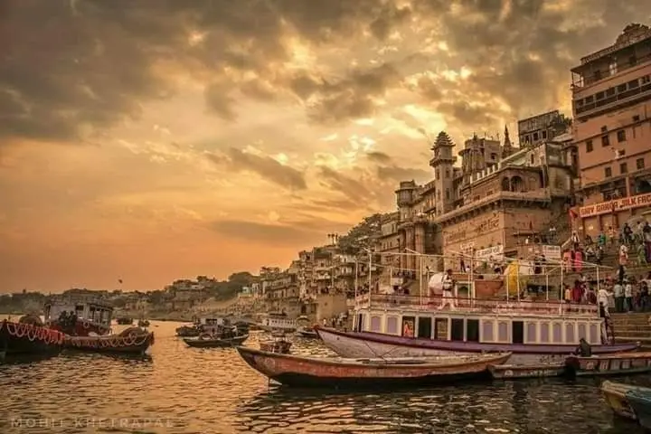 A Cidade de Varanasi: A Geografia Sagrada do Hinduísmo
