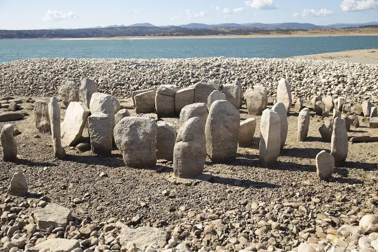 A Geografia Sagrada dos Sítios Megalíticos: O Caso de Stonehenge