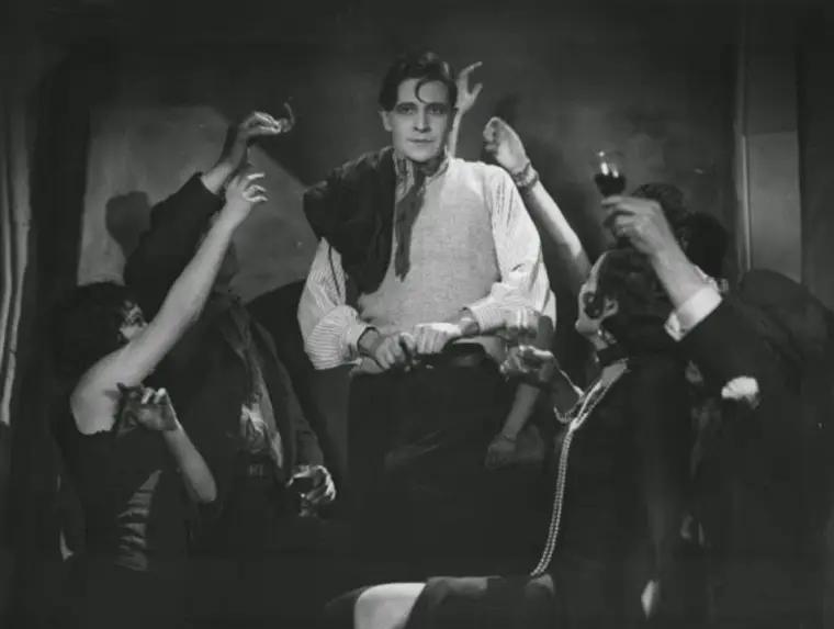 A Golden Dawn em Londres: A Influência de Aleister Crowley na Sociedade