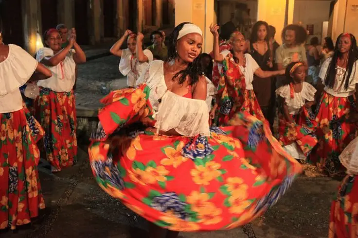 A Música e a Dança na Tradição Afro-Brasileira: Expressões Culturais e Espirituais