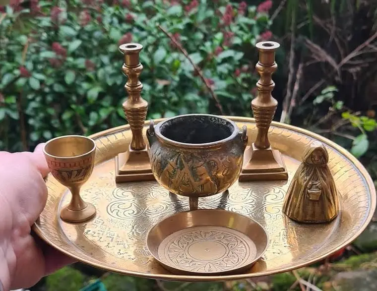 Akan Gold Weights: Símbolos e Poderes Mágicos