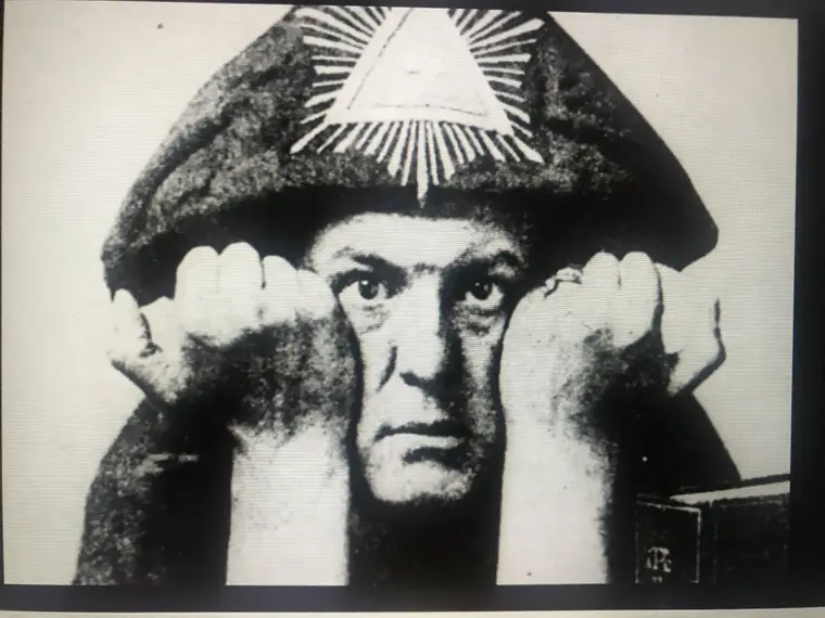 Aleister Crowley: Quem Foi, o Que Fez e o Que É Lenda