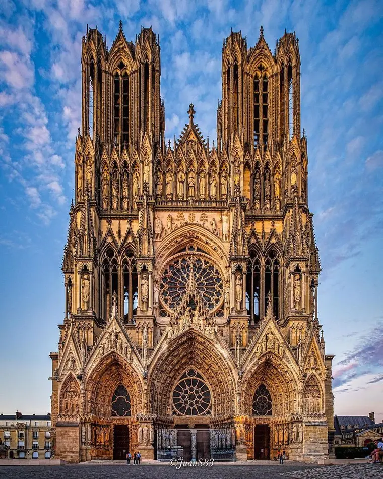Catedral de Notre-Dame: A Geometria Sagrada na Arquitetura Gótica