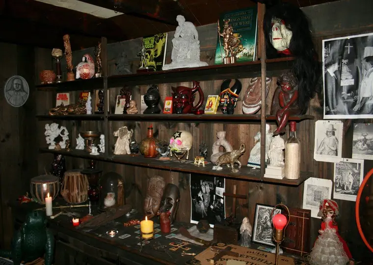 O Caso Ed e Lorraine Warren: Investigações Paranormais e Processos Judiciais