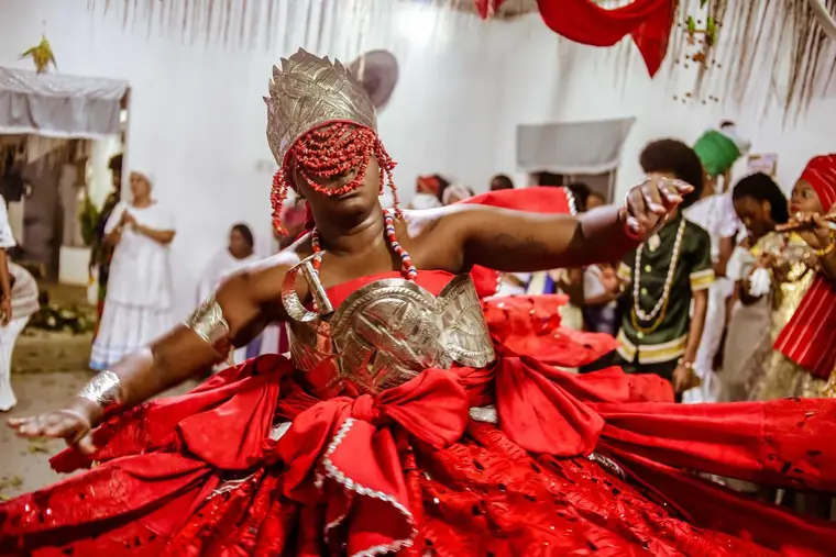 O Culto de Erzulie na Tradição Vodou: A Deusa do Amor e da Morte