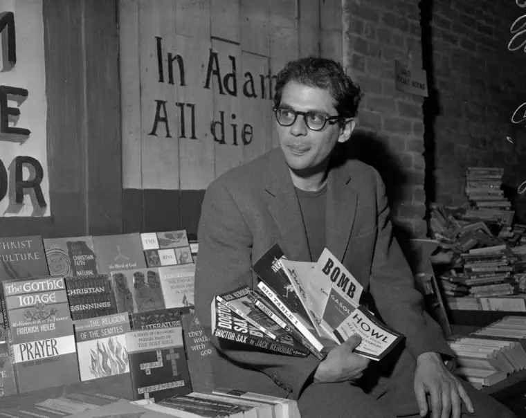 O Papel de Allen Ginsberg na Poesia da Contracultura