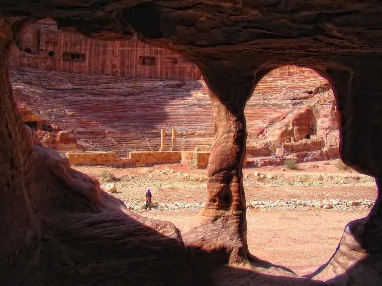 O Sítio Arqueológico de Petra: A Capital Nabateia