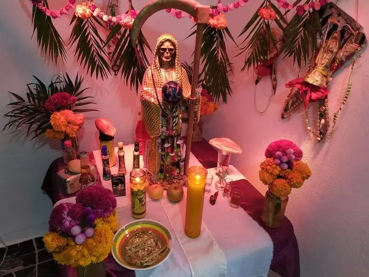 Santa Muerte: A Origem e Evolução da Devoção na Magia Popular Mexicana