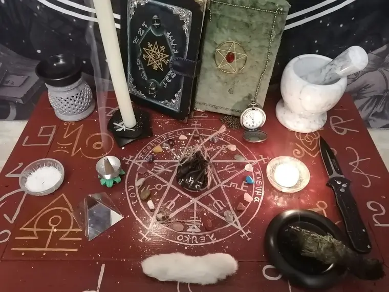 Sexto Livro de Moisés: A Origem e o Uso nos Rituais de Magia Popular Alemã