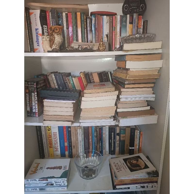 1 Kilo de Livros Aleatórios Monte sua própria Biblioteca